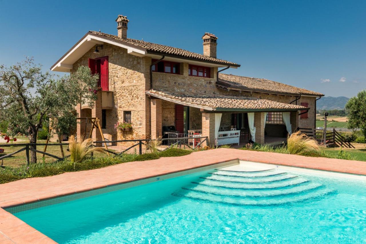 Il Barbagianni Bed and Breakfast Montepescali Exteriör bild