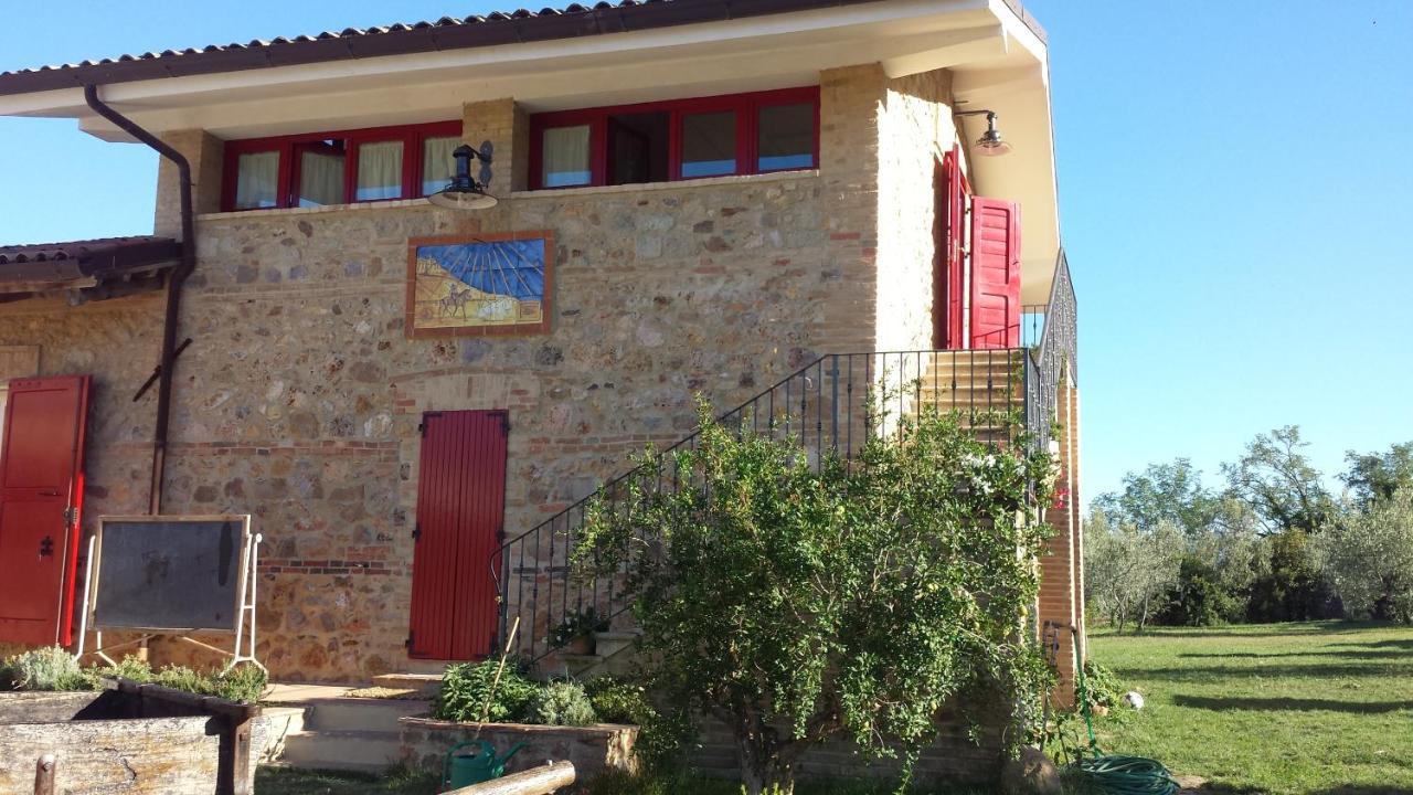 Il Barbagianni Bed and Breakfast Montepescali Exteriör bild