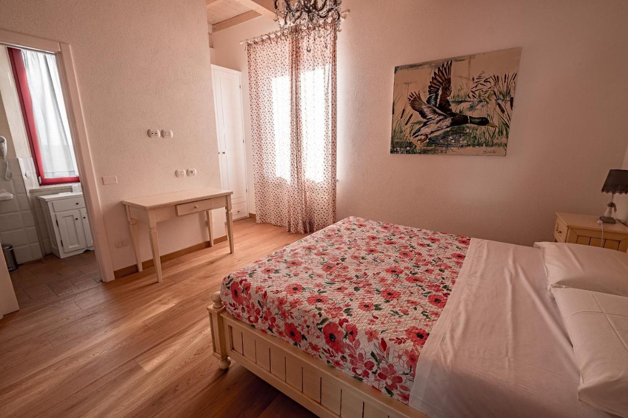 Il Barbagianni Bed and Breakfast Montepescali Exteriör bild